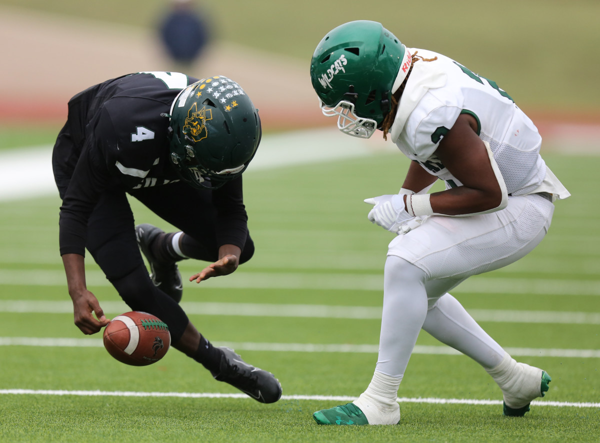 Kennedale Fort Worth Western Hills Texas football 102922 Brian McLean 22